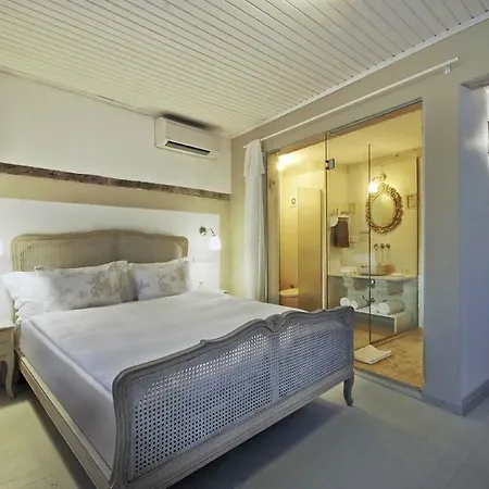 128a Hotel *