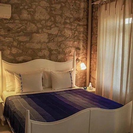 Hotel 128a *